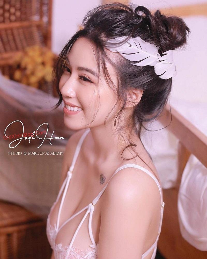 Ảnh Linh Miu Nude Khoe Body Quyến Rũ Gợi Cảm khoe 3 vòng siêu nóng